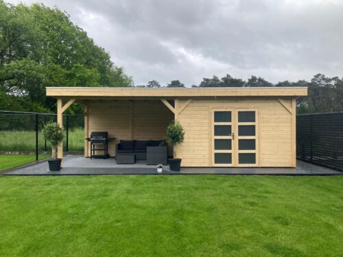 Vuren Topvision Parelhoen, 400 x 300 en luifel 400 cm, onbehandeld.