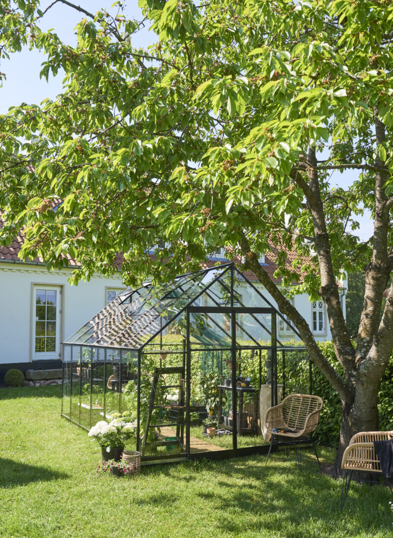 Qube 812, zwart gecoat