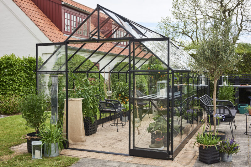 Qube 816, zwart gecoat