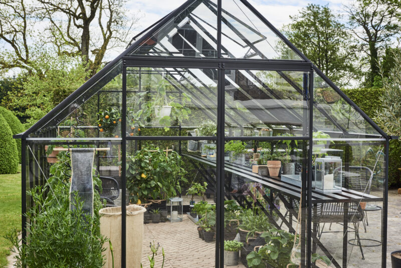 Qube 816, zwart gecoat