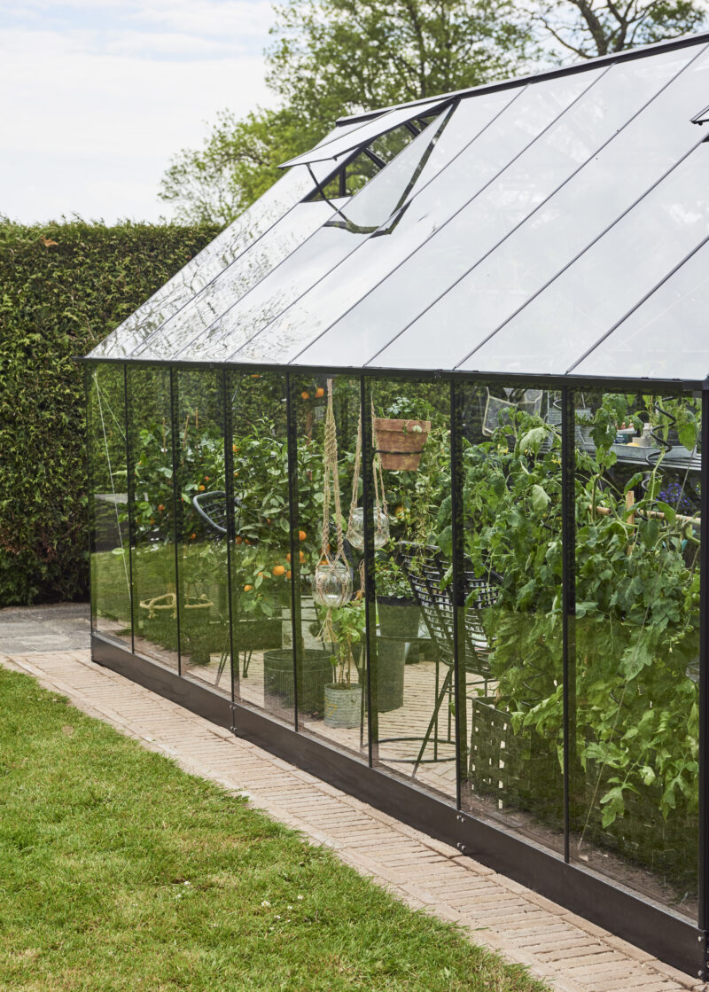 Qube 816, zwart gecoat