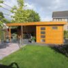 Modern tuinhuis met plat dak en overkapping tapuit 1 Vuren Topvision Tapuit, 300 x 300 en luifel 400 cm, onbehandeld.