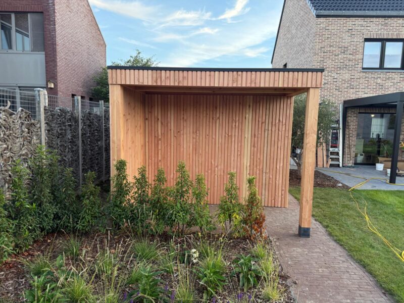 Rhombusprofiel project Tongeren 2 MAATWERK Moderne houtberging met overkapping